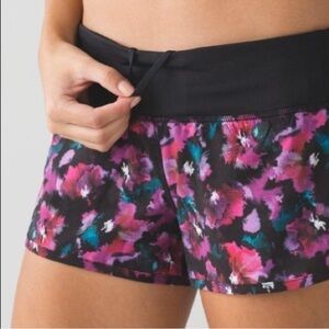 Lululemon Rare Speed Up Short 2.5” 6 Lined Midnight Bloom Black Deep Fuschia